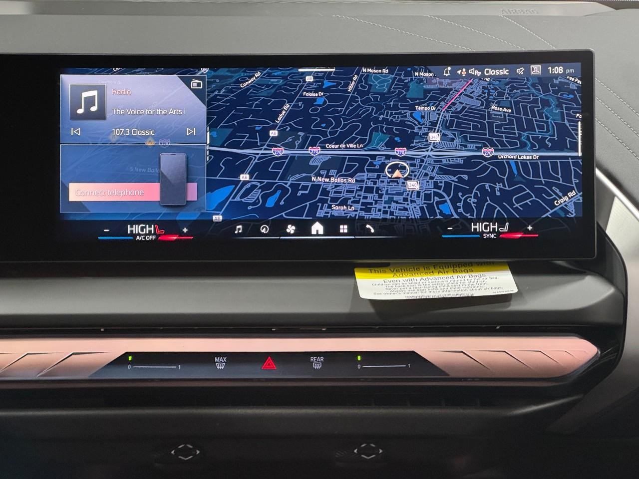 BMW X3 Vehicle Full-screen Gallery Image 14