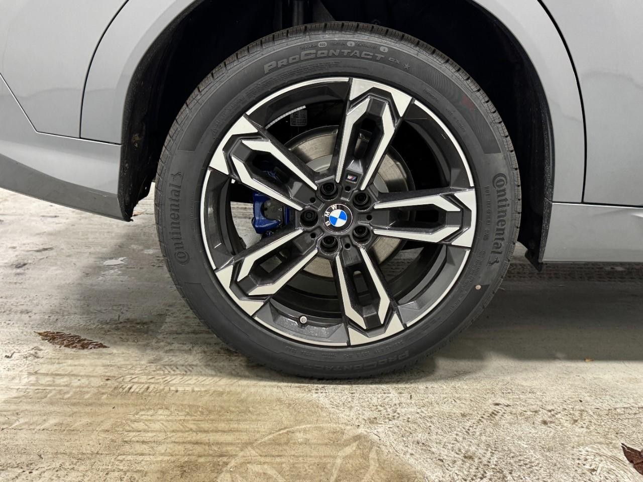 BMW X2 Vehicle Full-screen Gallery Image 5