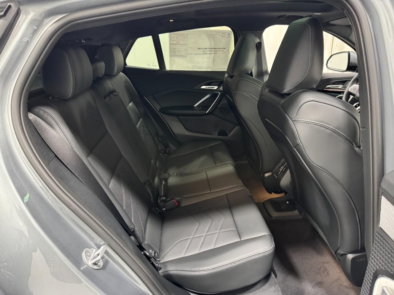 BMW X2 Vehicle Full-screen Gallery Image 10