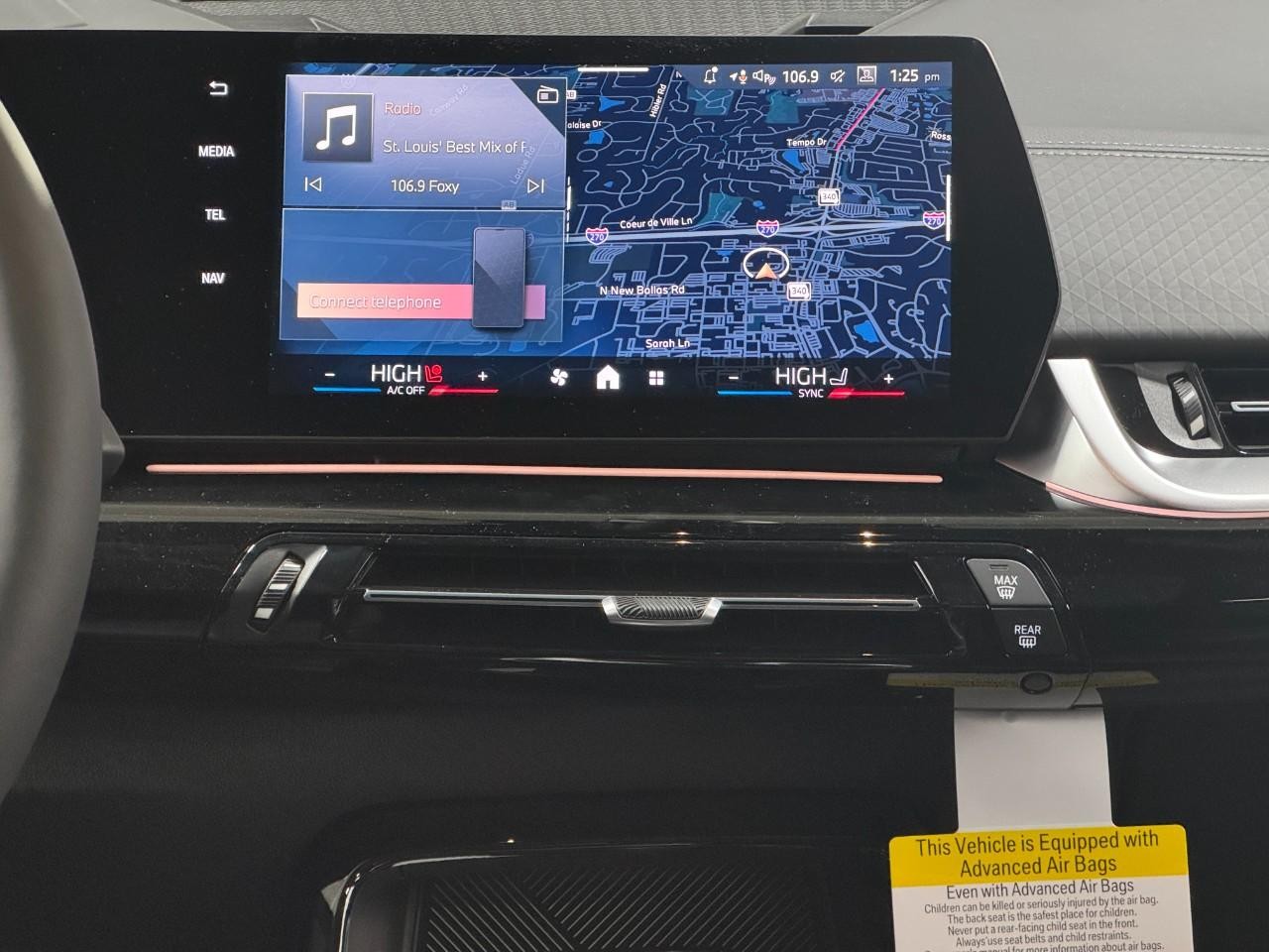 BMW X2 Vehicle Full-screen Gallery Image 14