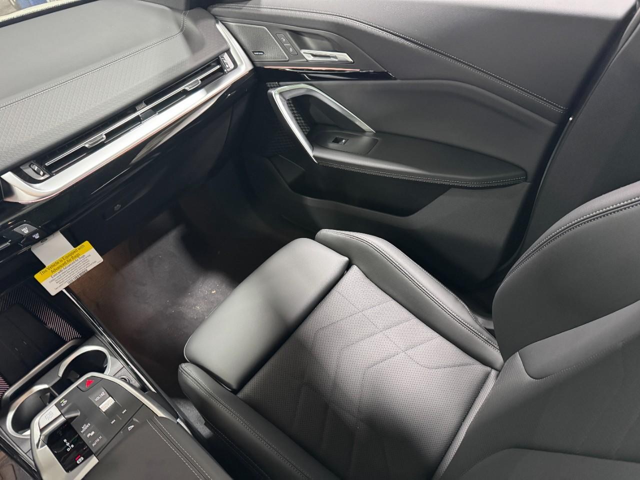 BMW X2 Vehicle Full-screen Gallery Image 16