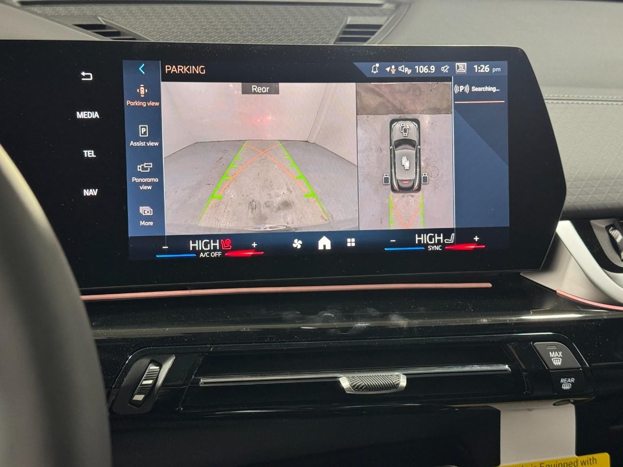 BMW X2 Vehicle Full-screen Gallery Image 32