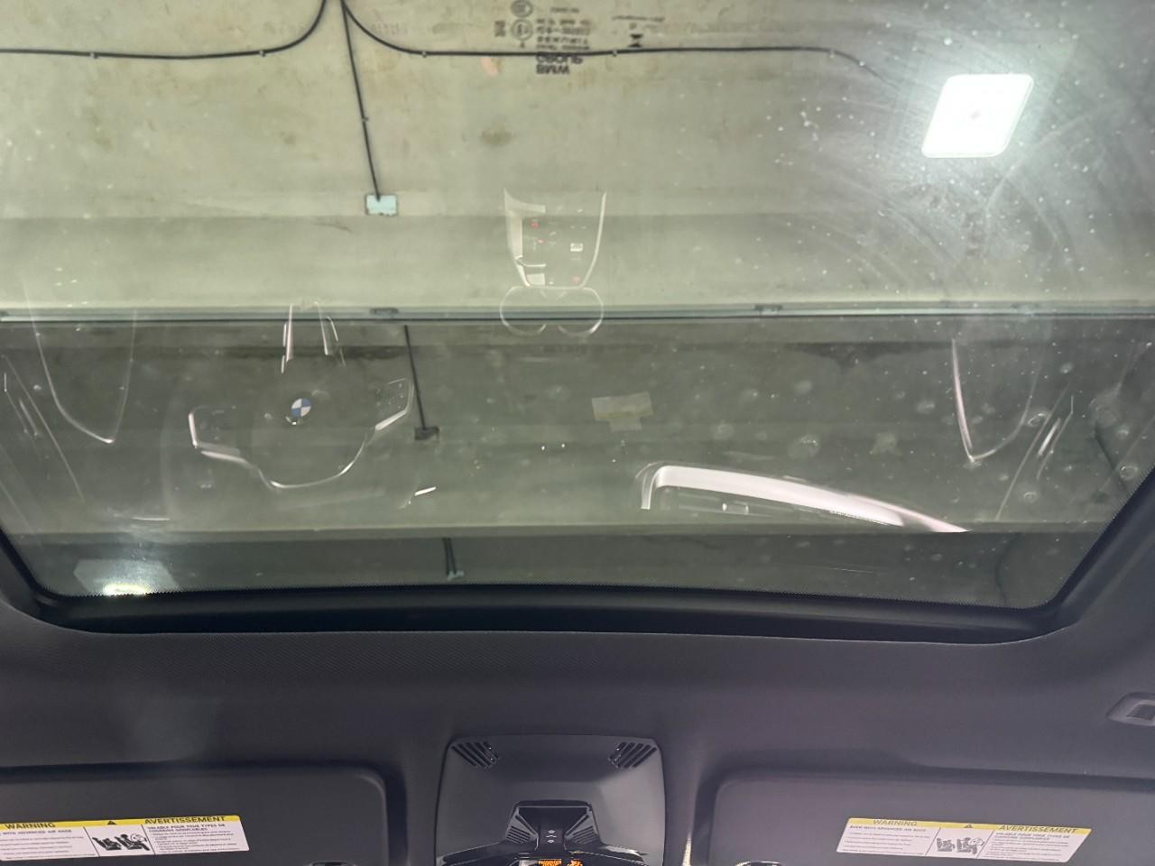 BMW X1 Vehicle Full-screen Gallery Image 11