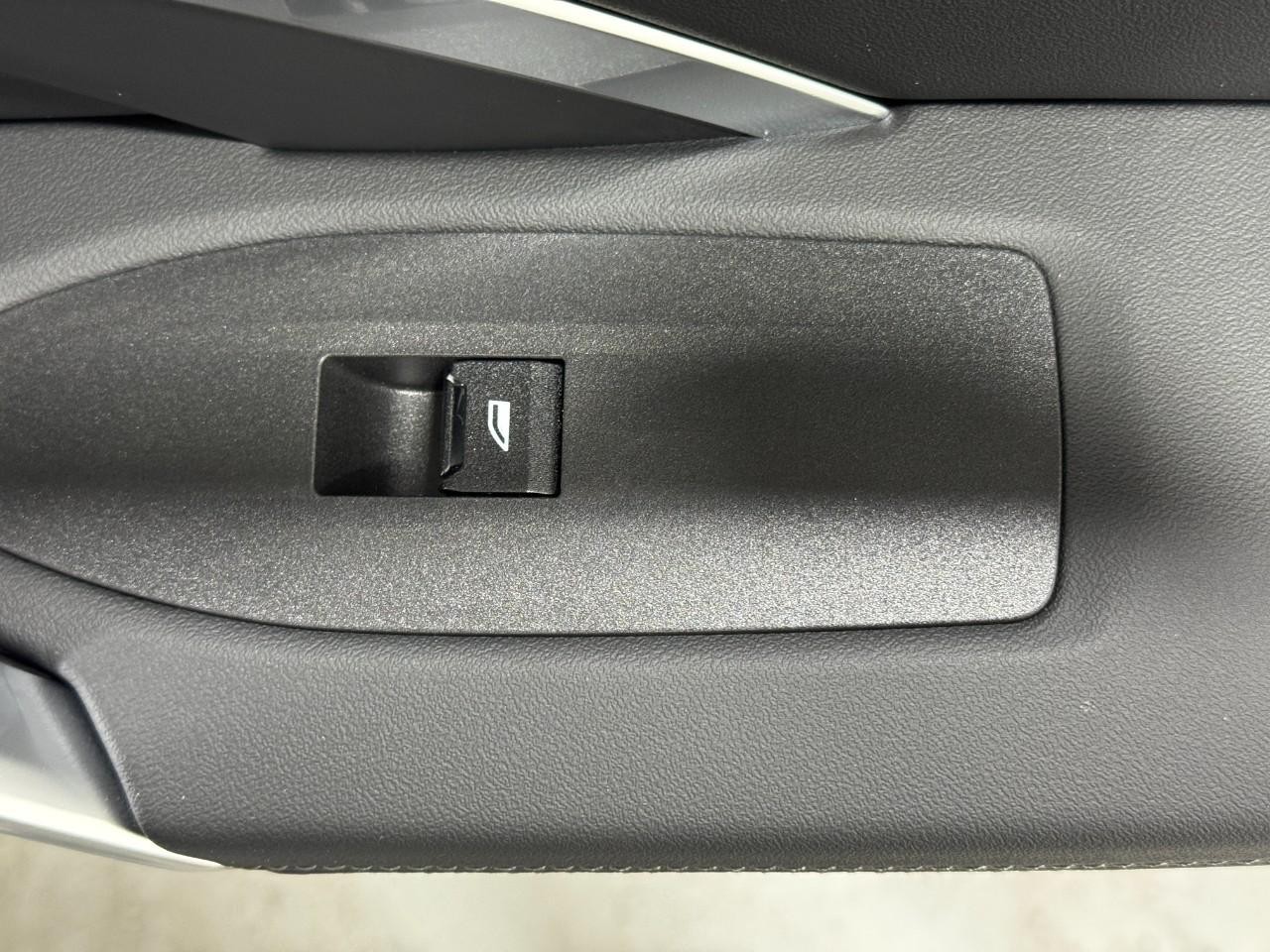 BMW X1 Vehicle Full-screen Gallery Image 20