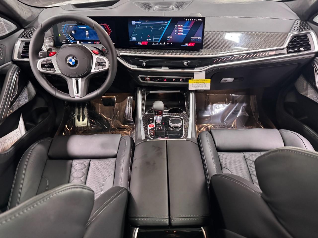 BMW X6 M Vehicle Full-screen Gallery Image 13