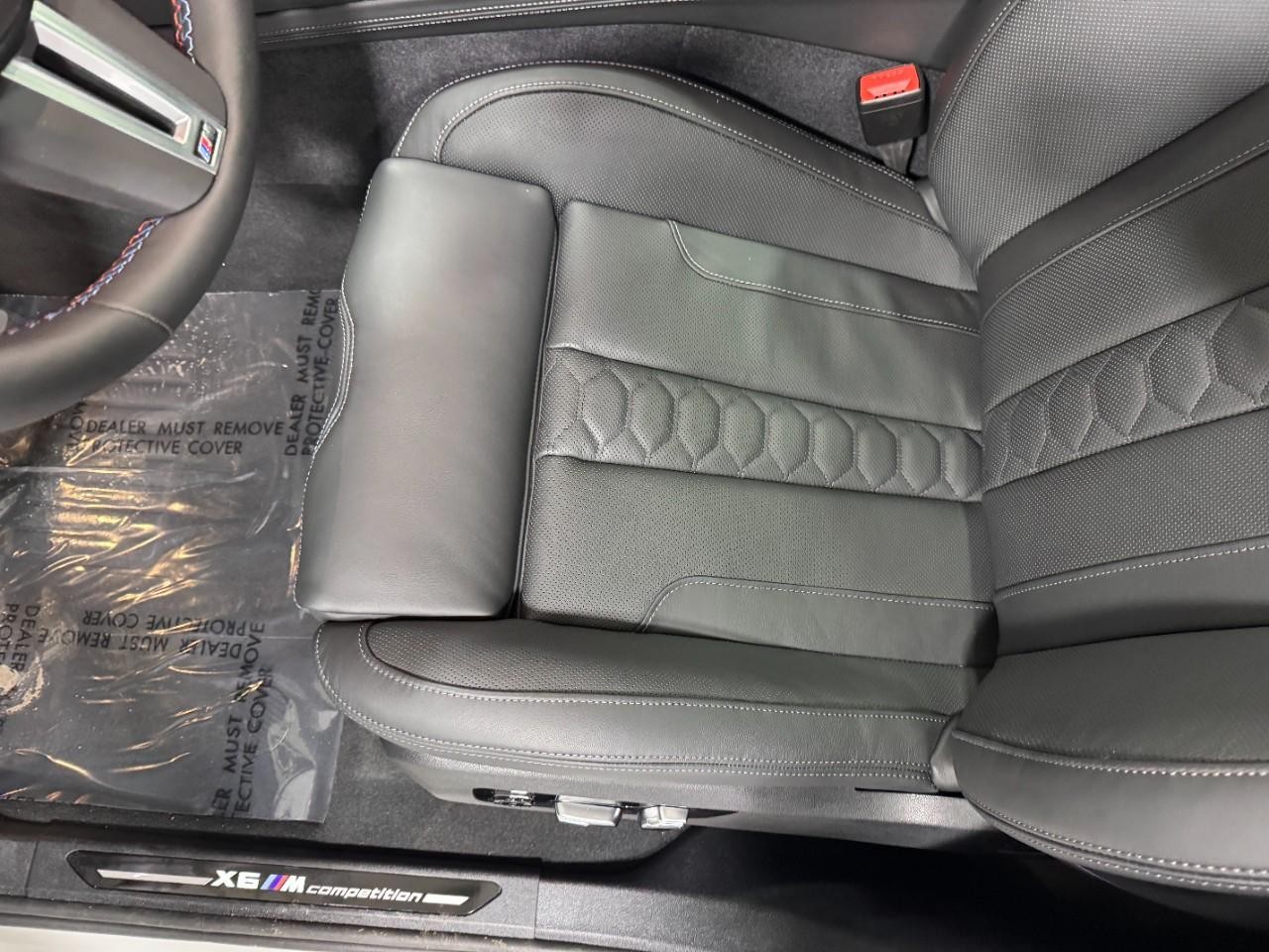 BMW X6 M Vehicle Full-screen Gallery Image 29