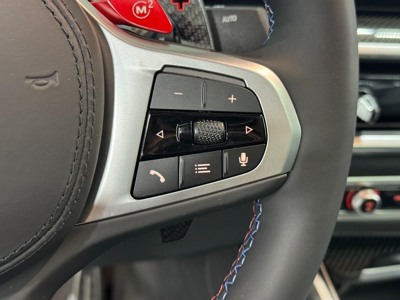 BMW X6 M Vehicle Full-screen Gallery Image 33