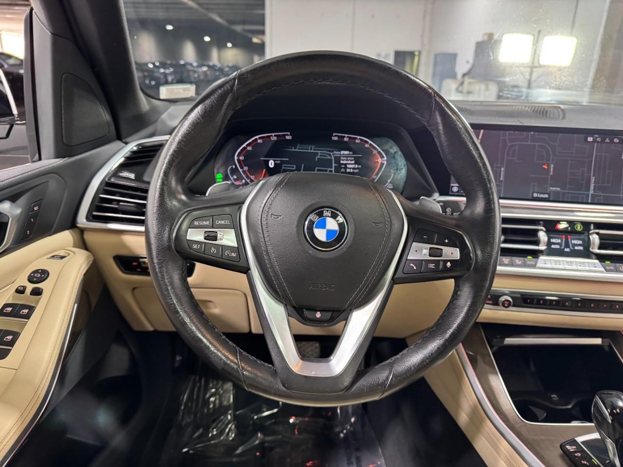 BMW X5 Vehicle Full-screen Gallery Image 14