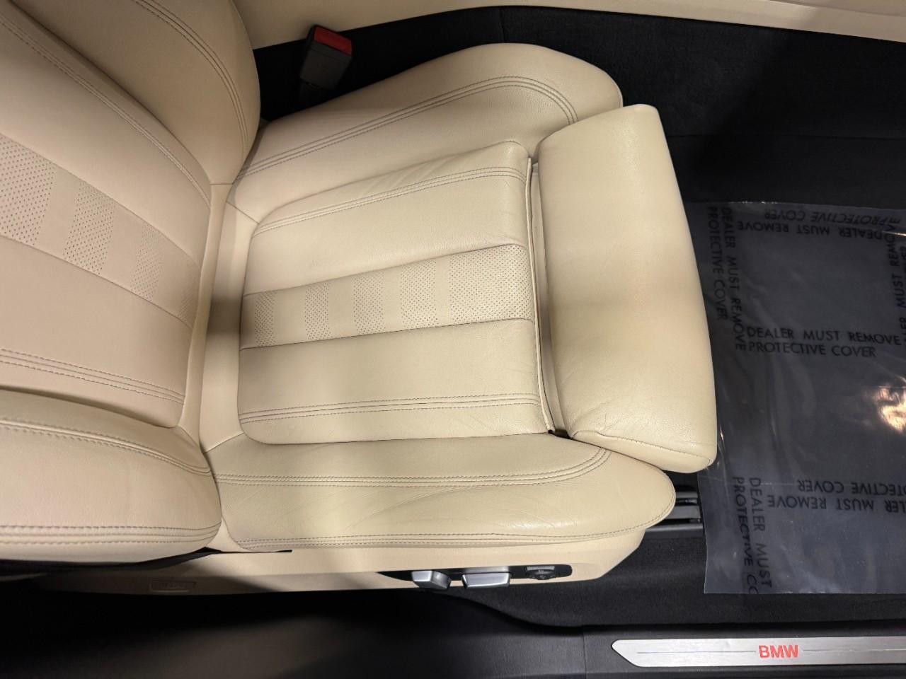 BMW X5 Vehicle Full-screen Gallery Image 20