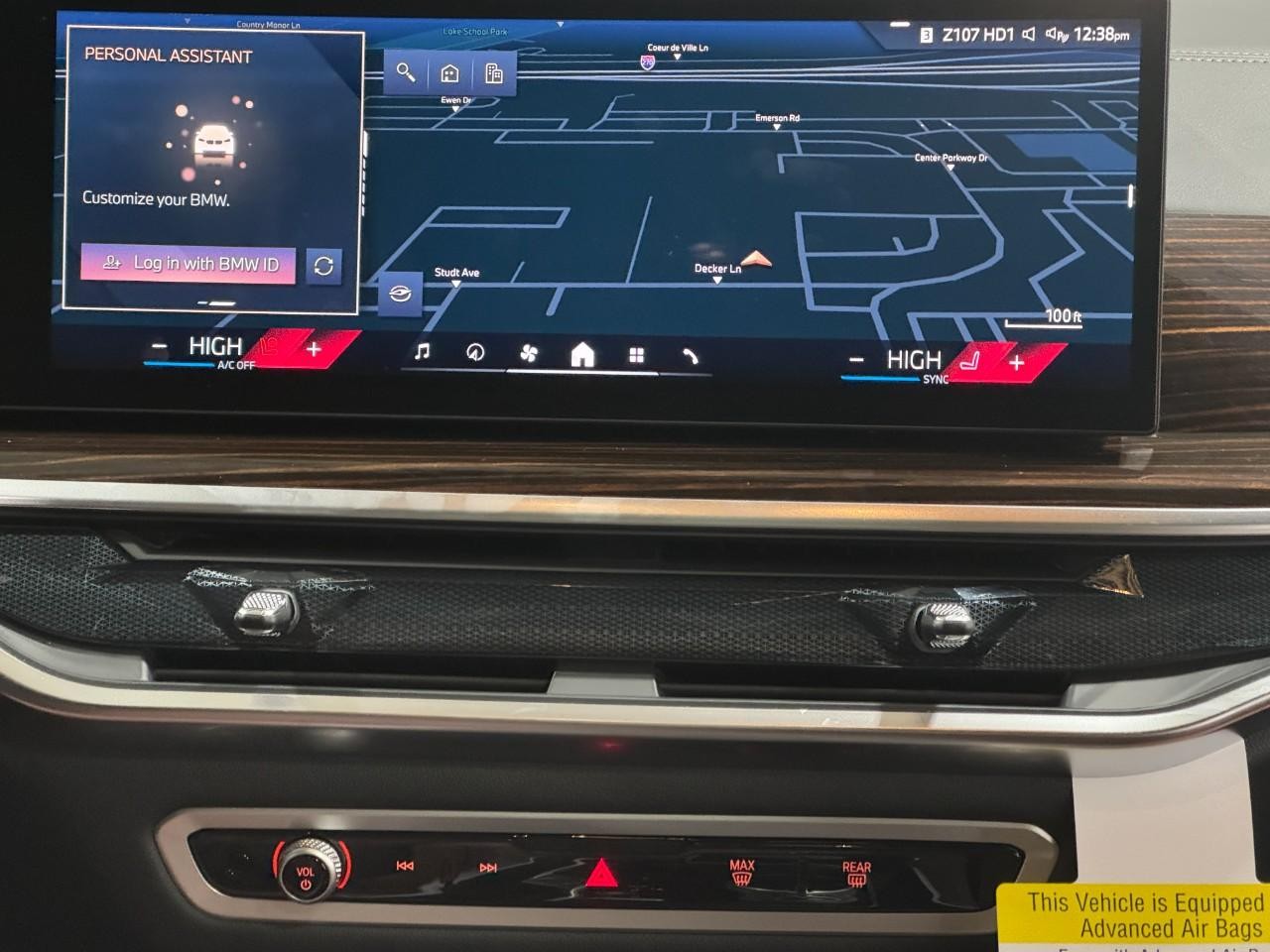 BMW X5 Vehicle Full-screen Gallery Image 15