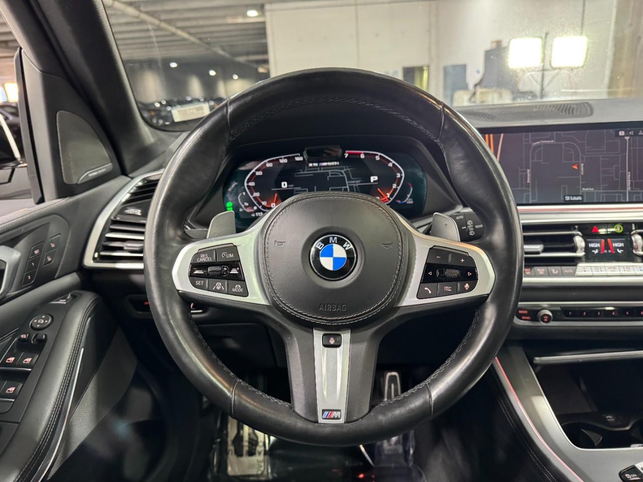 BMW X5 Vehicle Full-screen Gallery Image 13