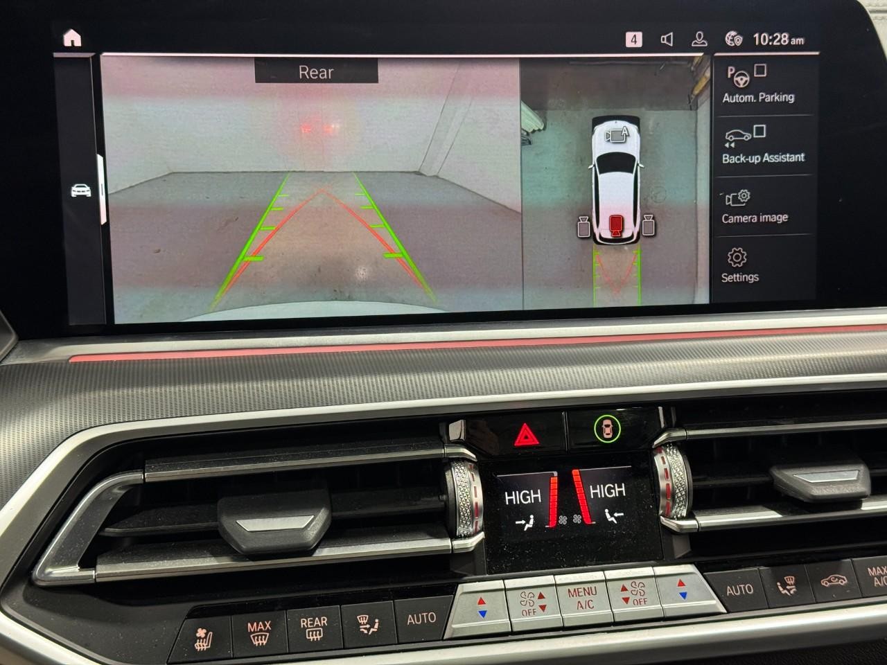 BMW X5 Vehicle Full-screen Gallery Image 35