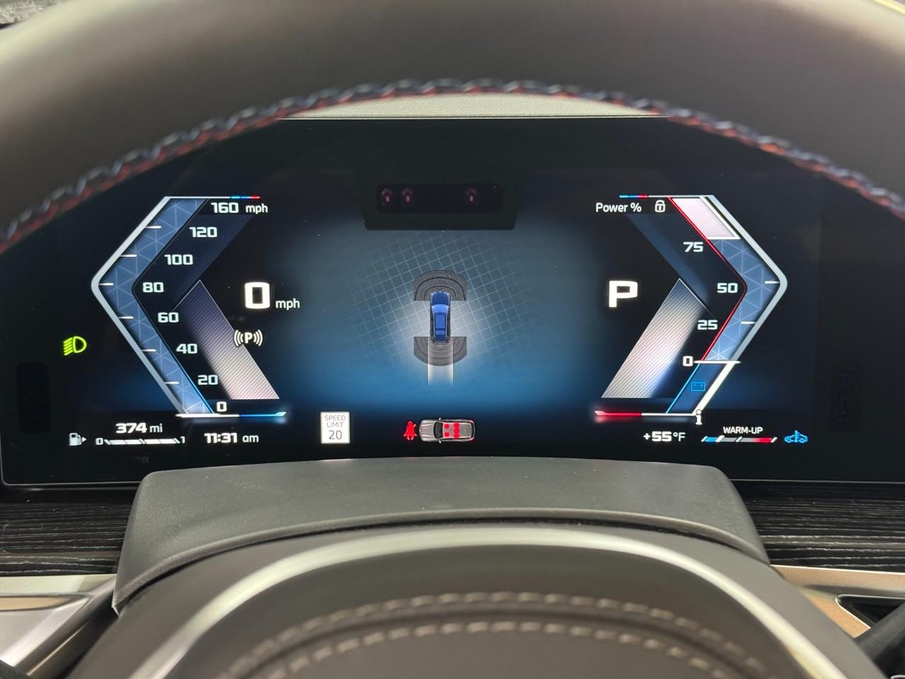 BMW X7 Vehicle Full-screen Gallery Image 36