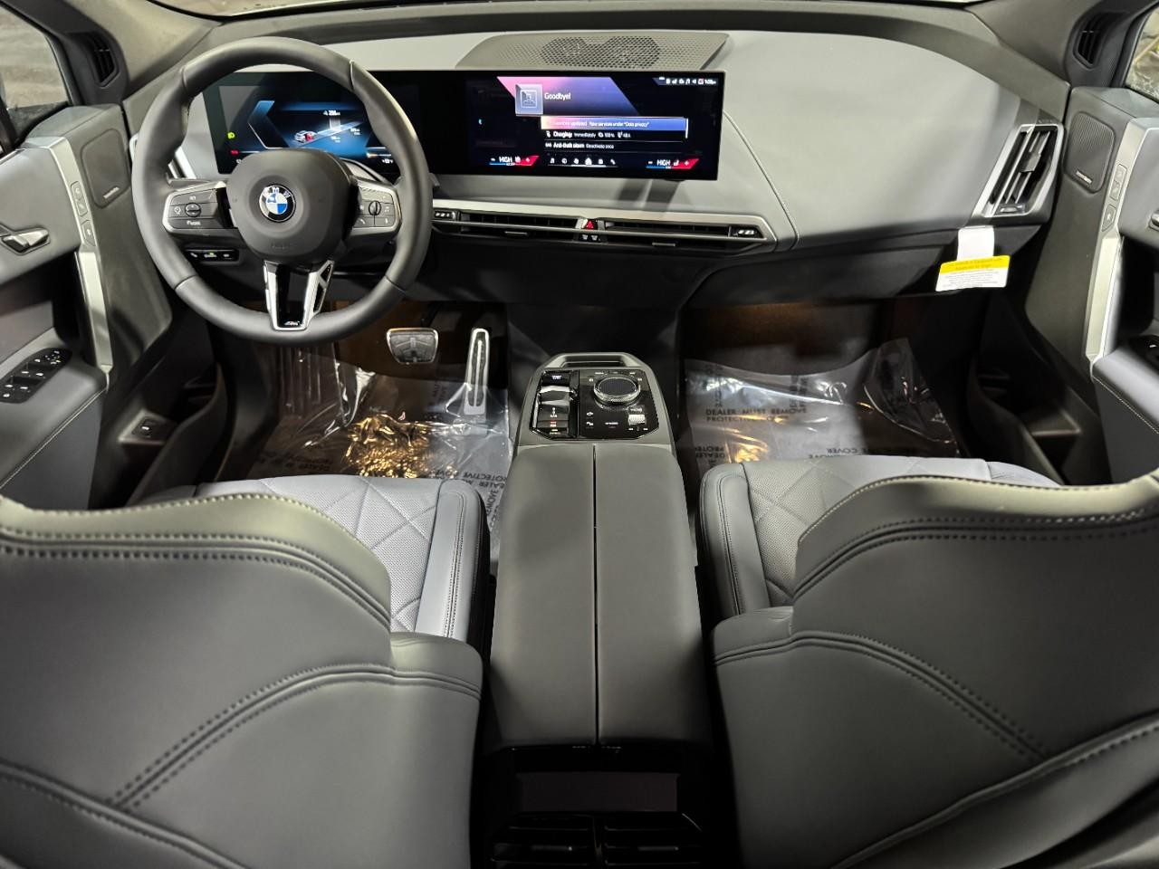 BMW iX Vehicle Full-screen Gallery Image 13