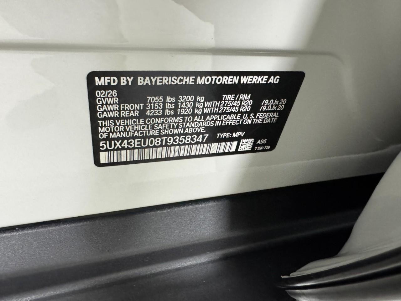 BMW X5 Vehicle Full-screen Gallery Image 36