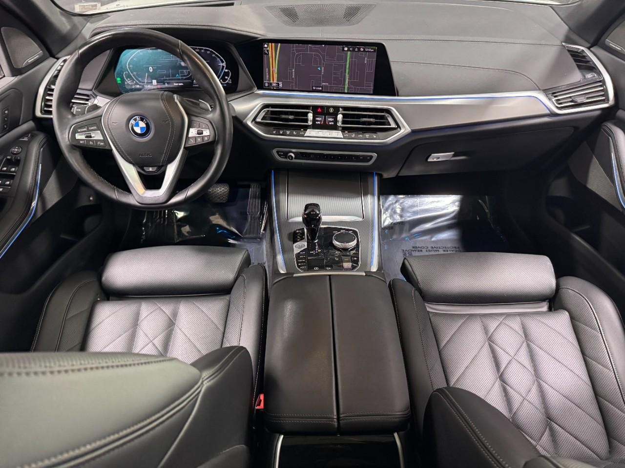 BMW X5 Vehicle Full-screen Gallery Image 13