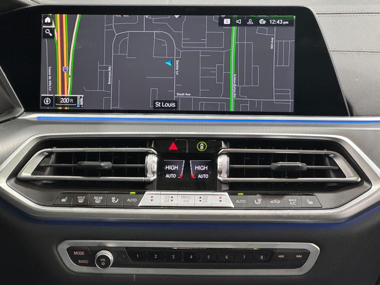 BMW X5 Vehicle Full-screen Gallery Image 15