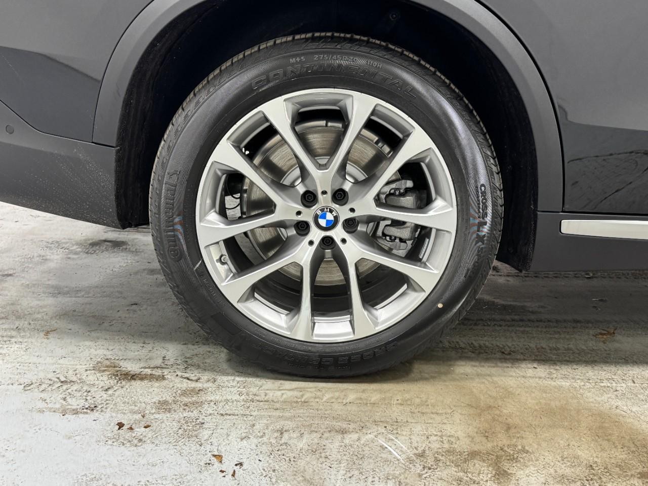 BMW X5 Vehicle Full-screen Gallery Image 5