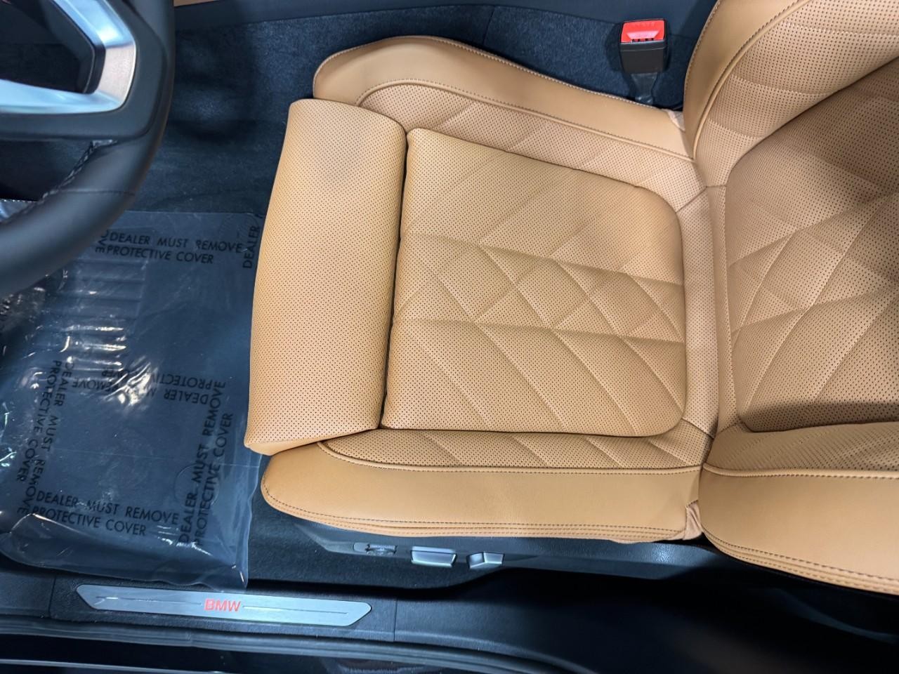 BMW X5 Vehicle Full-screen Gallery Image 27