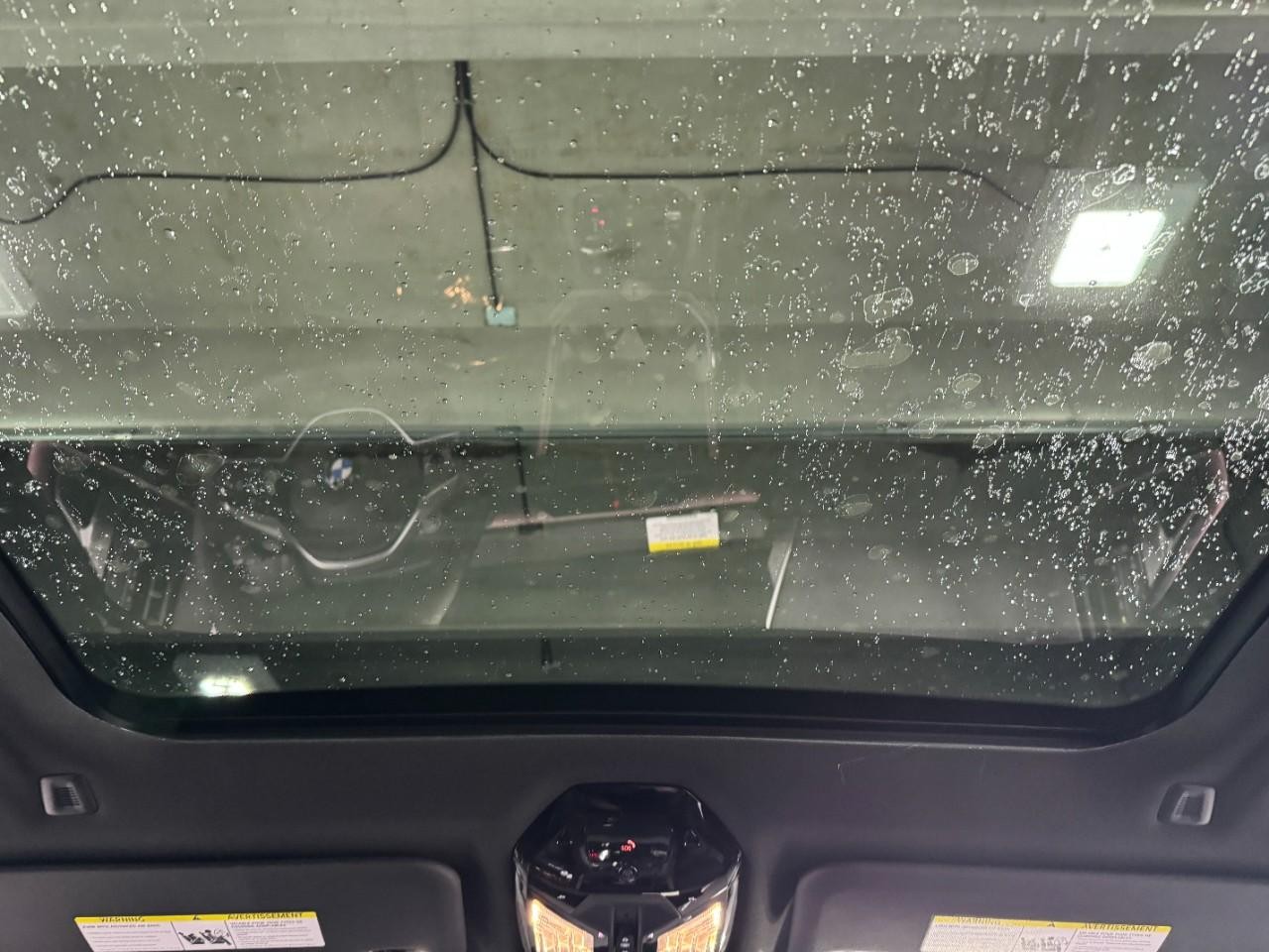 BMW X3 Vehicle Full-screen Gallery Image 11