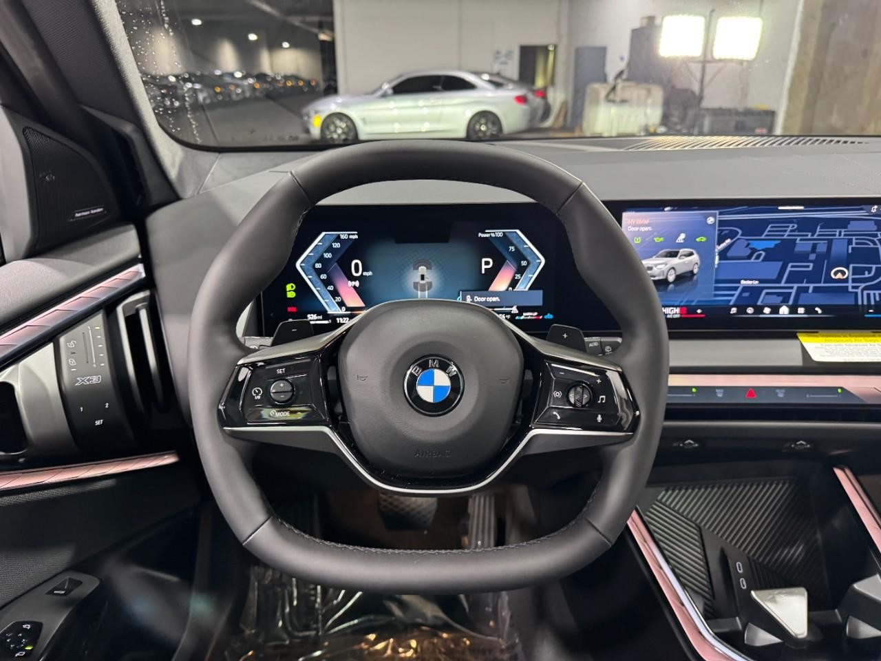 BMW X3 Vehicle Full-screen Gallery Image 13