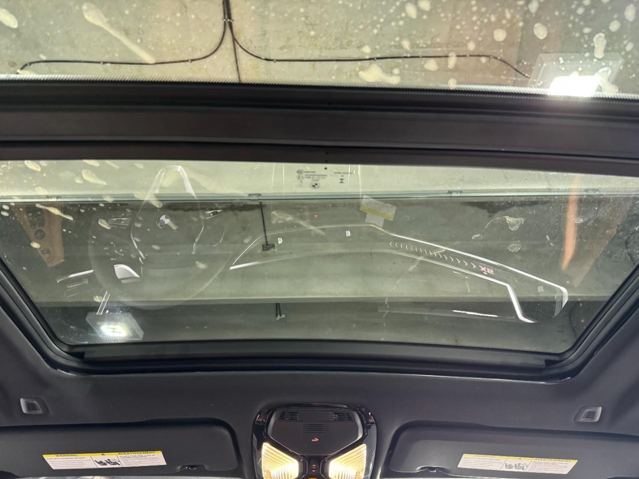 BMW X5 Vehicle Full-screen Gallery Image 12