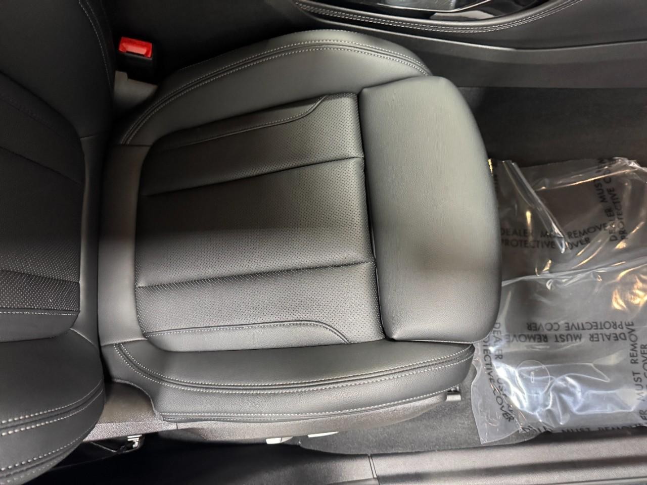 BMW X4 Vehicle Full-screen Gallery Image 20