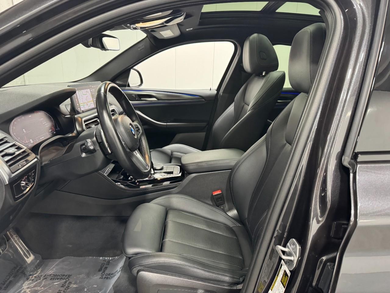 BMW X4 Vehicle Full-screen Gallery Image 27