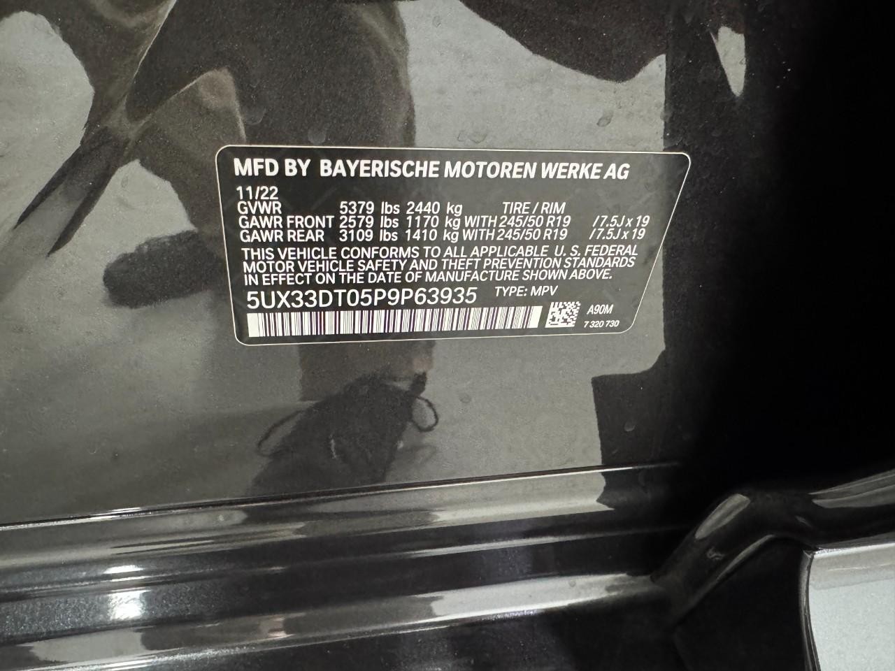 BMW X4 Vehicle Full-screen Gallery Image 36