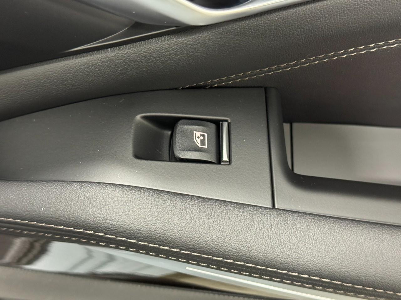 BMW X5 Vehicle Full-screen Gallery Image 21