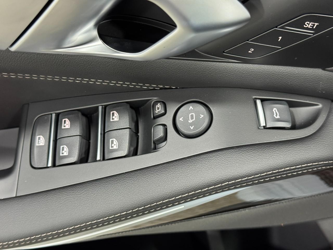 BMW X5 Vehicle Full-screen Gallery Image 25