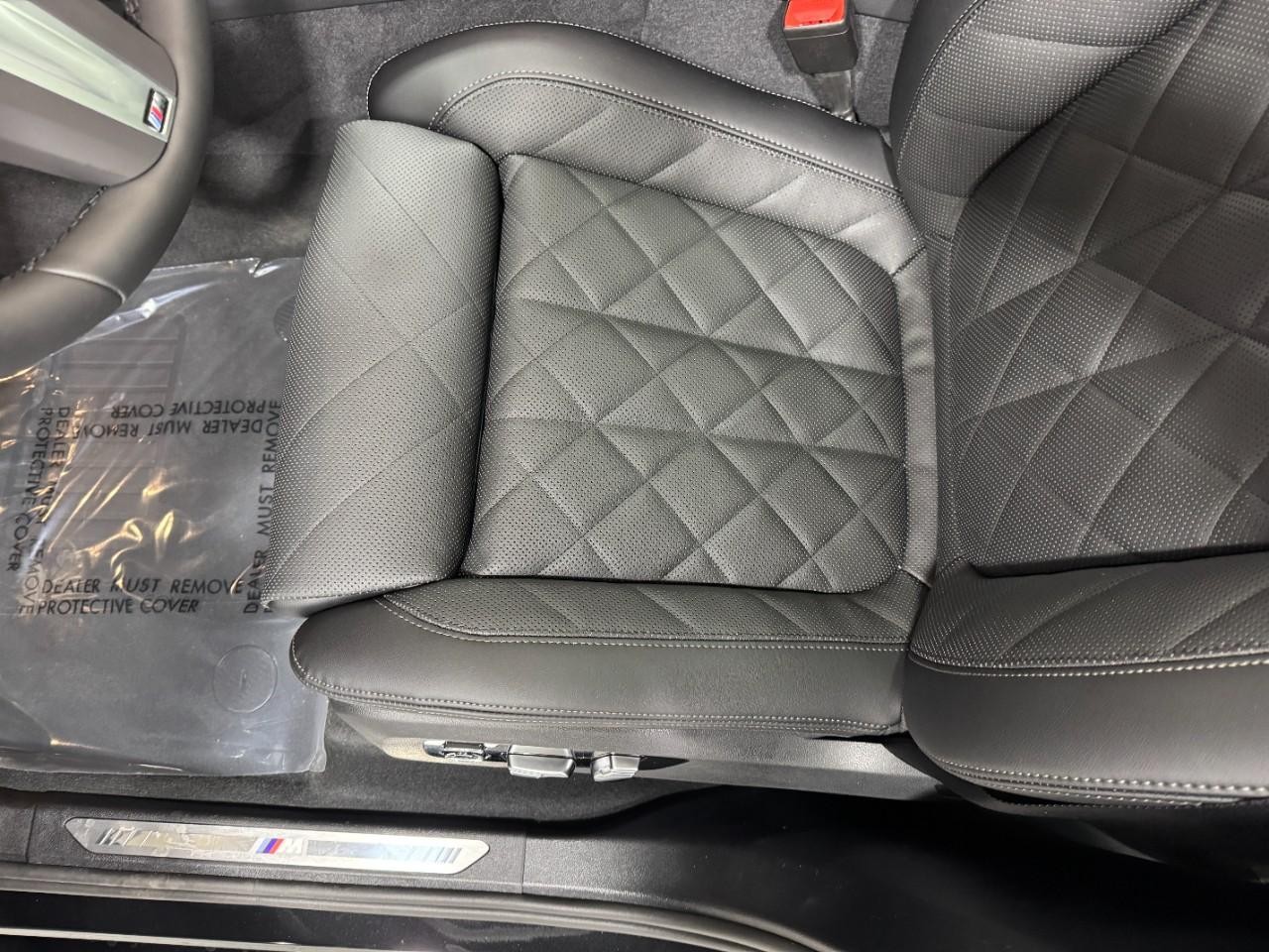 BMW X5 Vehicle Full-screen Gallery Image 28