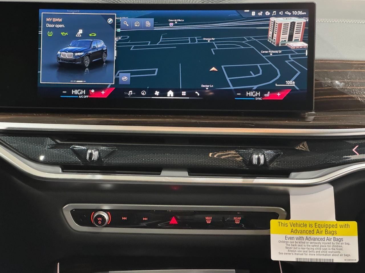 BMW X5 Vehicle Full-screen Gallery Image 15