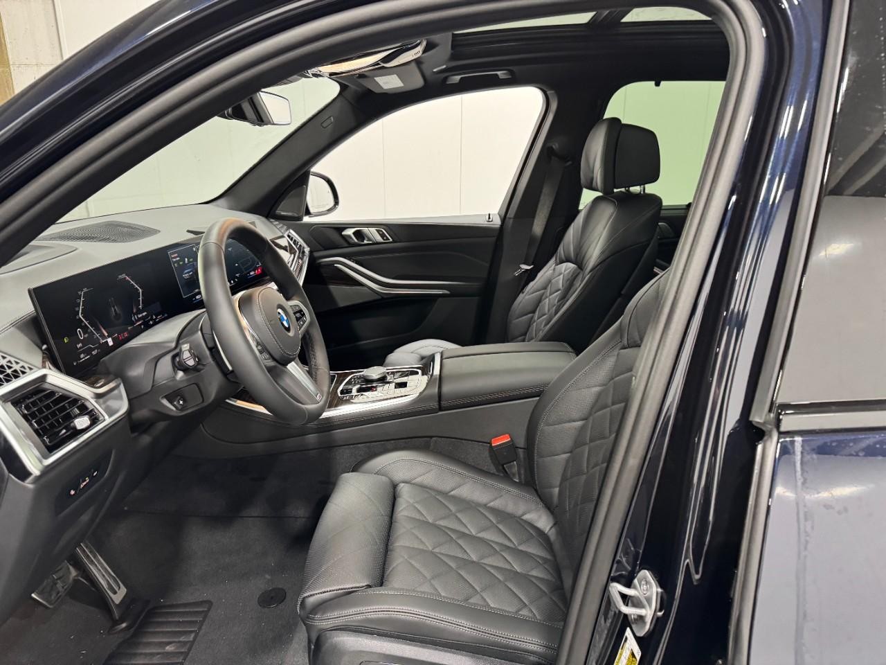 BMW X5 Vehicle Full-screen Gallery Image 27