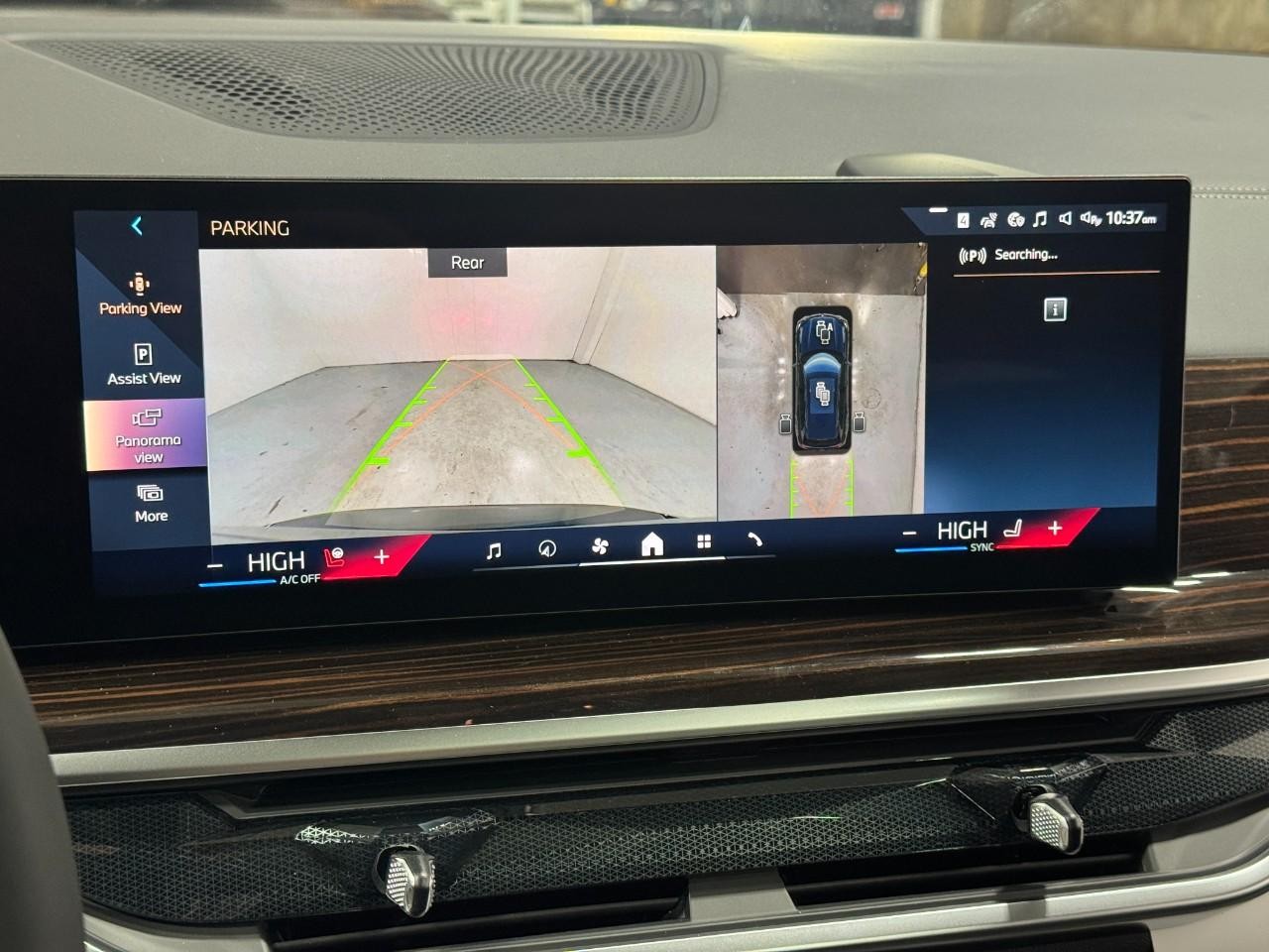 BMW X5 Vehicle Full-screen Gallery Image 34