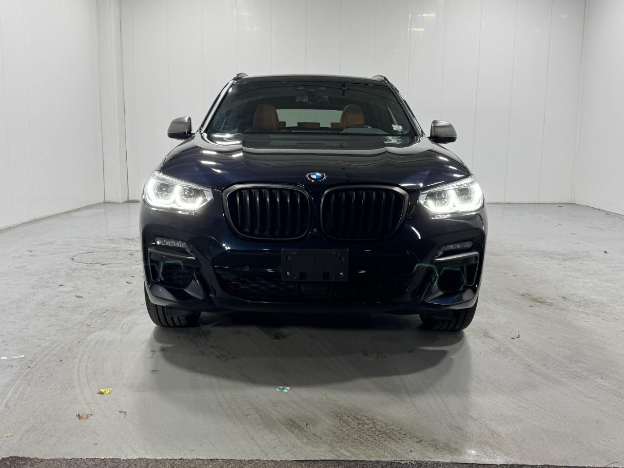 BMW X3 Vehicle Full-screen Gallery Image 8