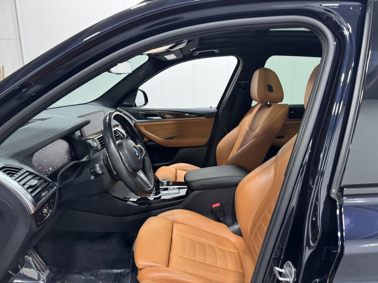 BMW X3 Vehicle Full-screen Gallery Image 28