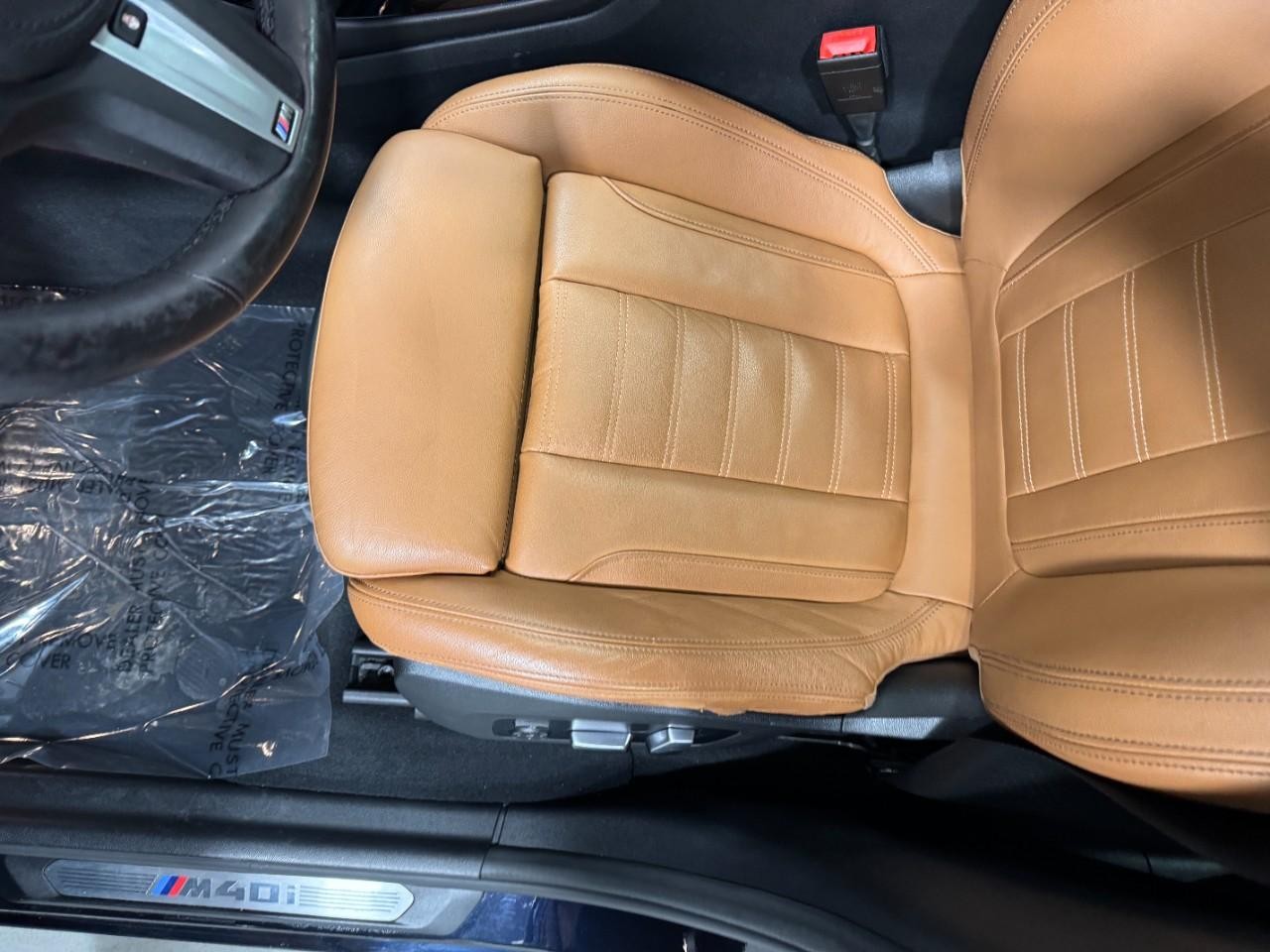 BMW X3 Vehicle Full-screen Gallery Image 29