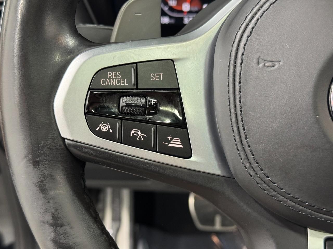 BMW X3 Vehicle Full-screen Gallery Image 32