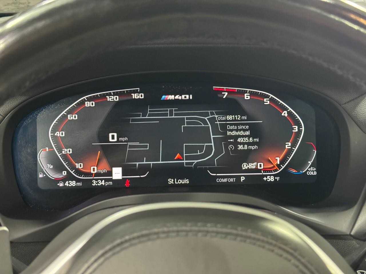 BMW X3 Vehicle Full-screen Gallery Image 35