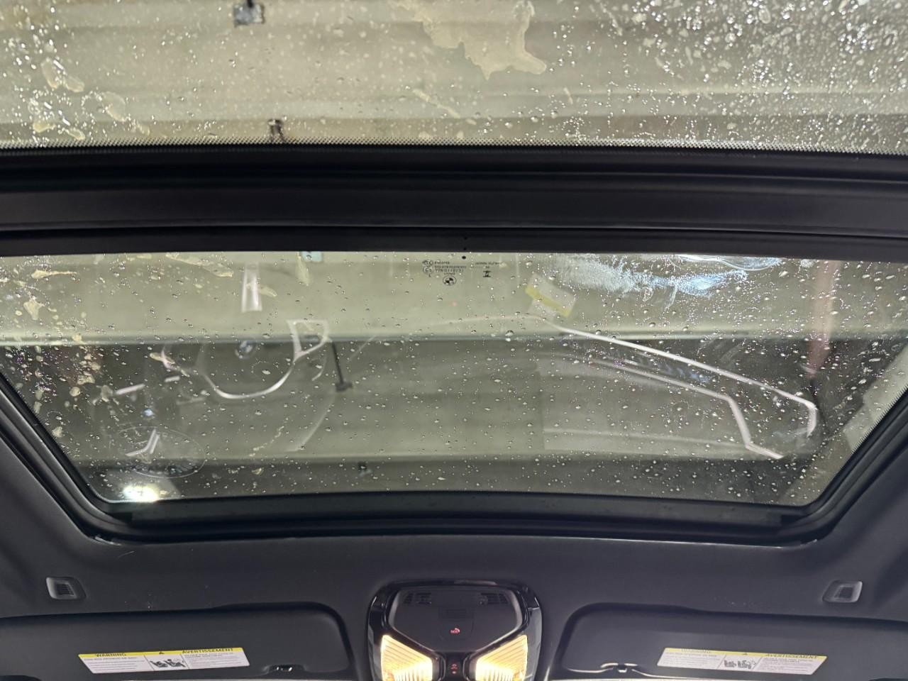 BMW X5 Vehicle Full-screen Gallery Image 12