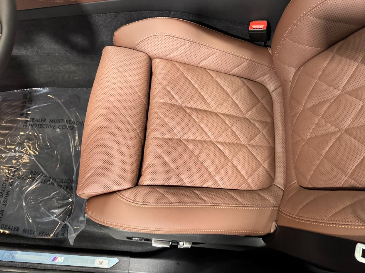 BMW X5 Vehicle Full-screen Gallery Image 28