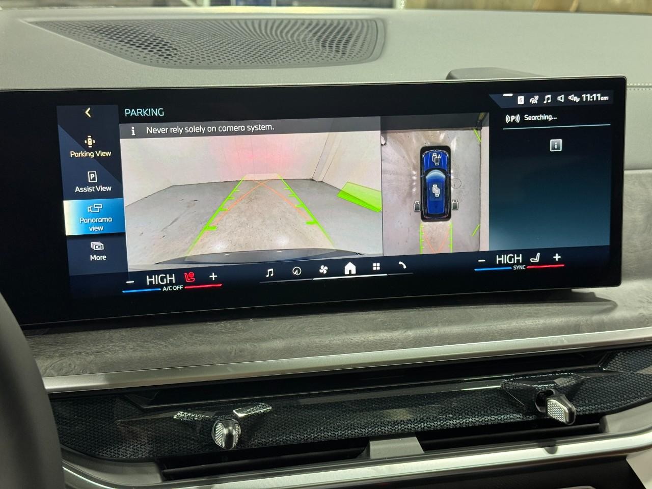 BMW X5 Vehicle Full-screen Gallery Image 34