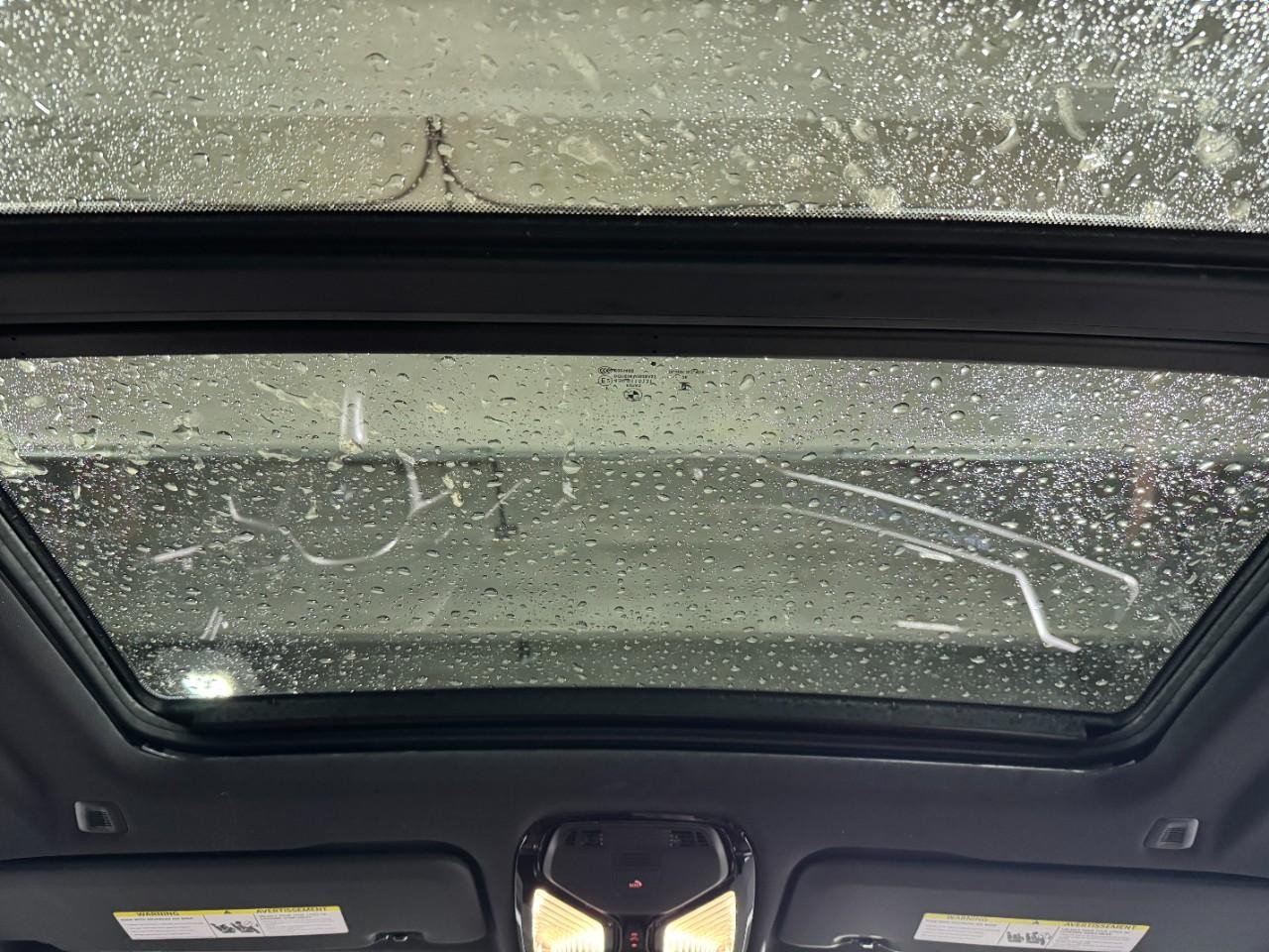 BMW X5 Vehicle Full-screen Gallery Image 12