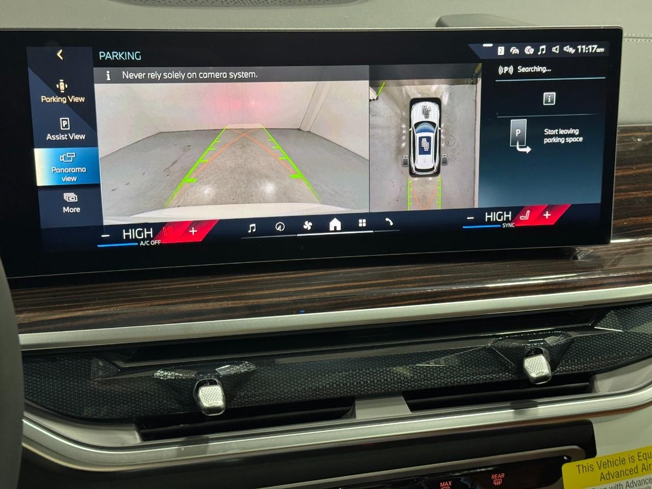 BMW X5 Vehicle Full-screen Gallery Image 35