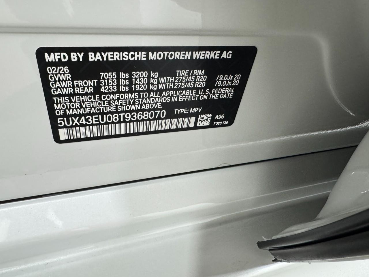 BMW X5 Vehicle Full-screen Gallery Image 36