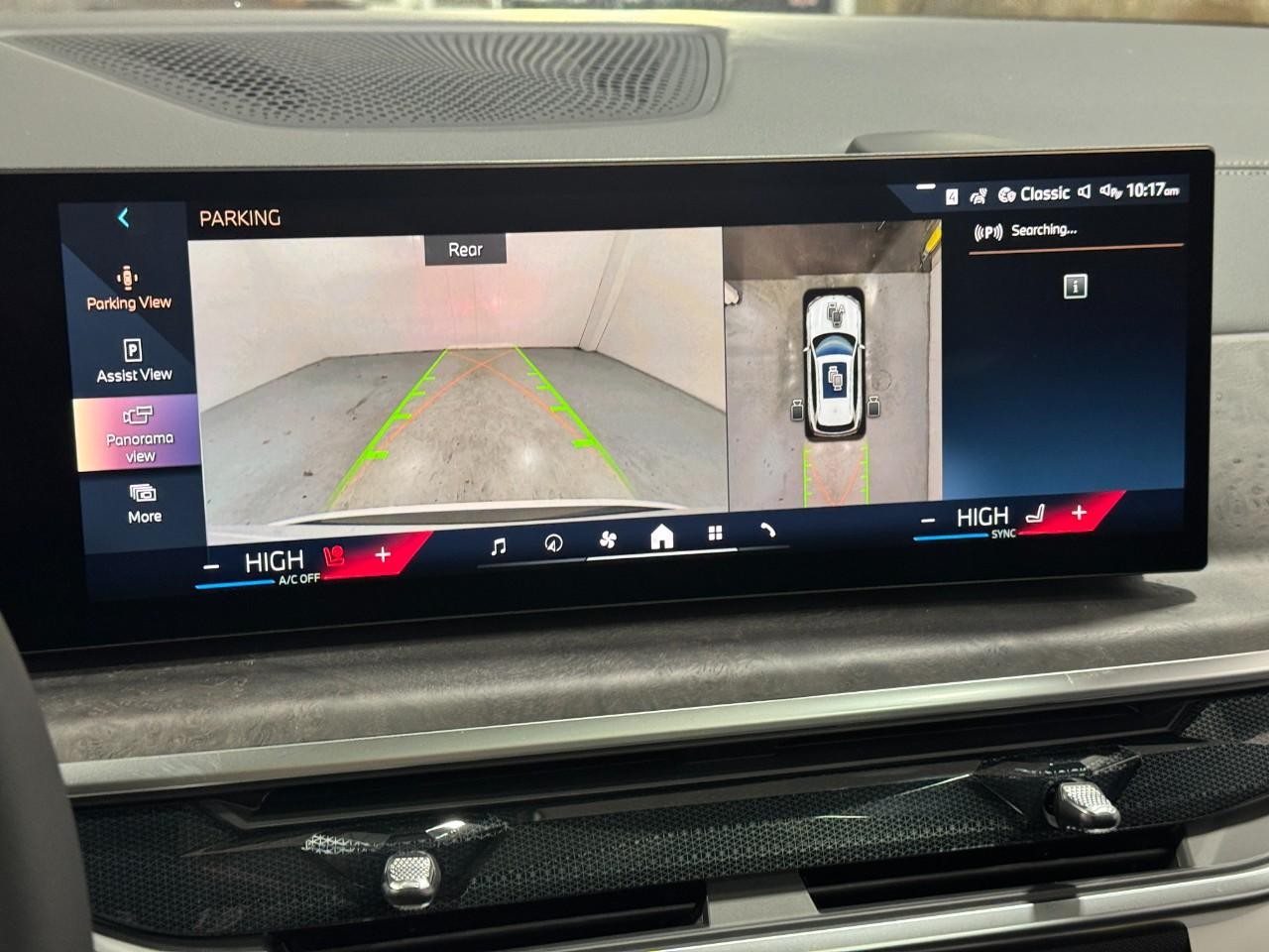 BMW X5 Vehicle Full-screen Gallery Image 32