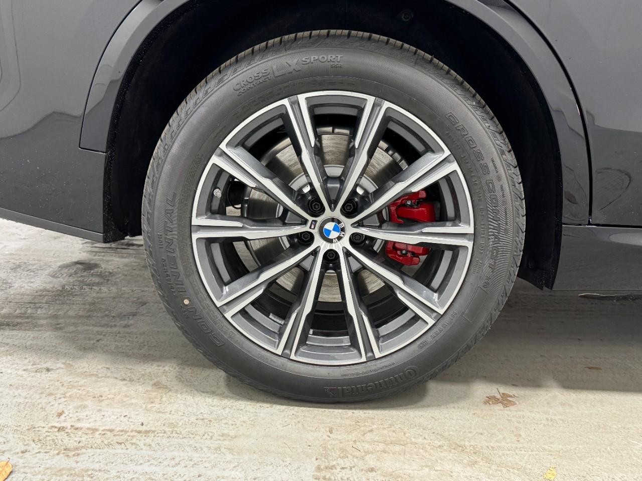 BMW X5 Vehicle Full-screen Gallery Image 5