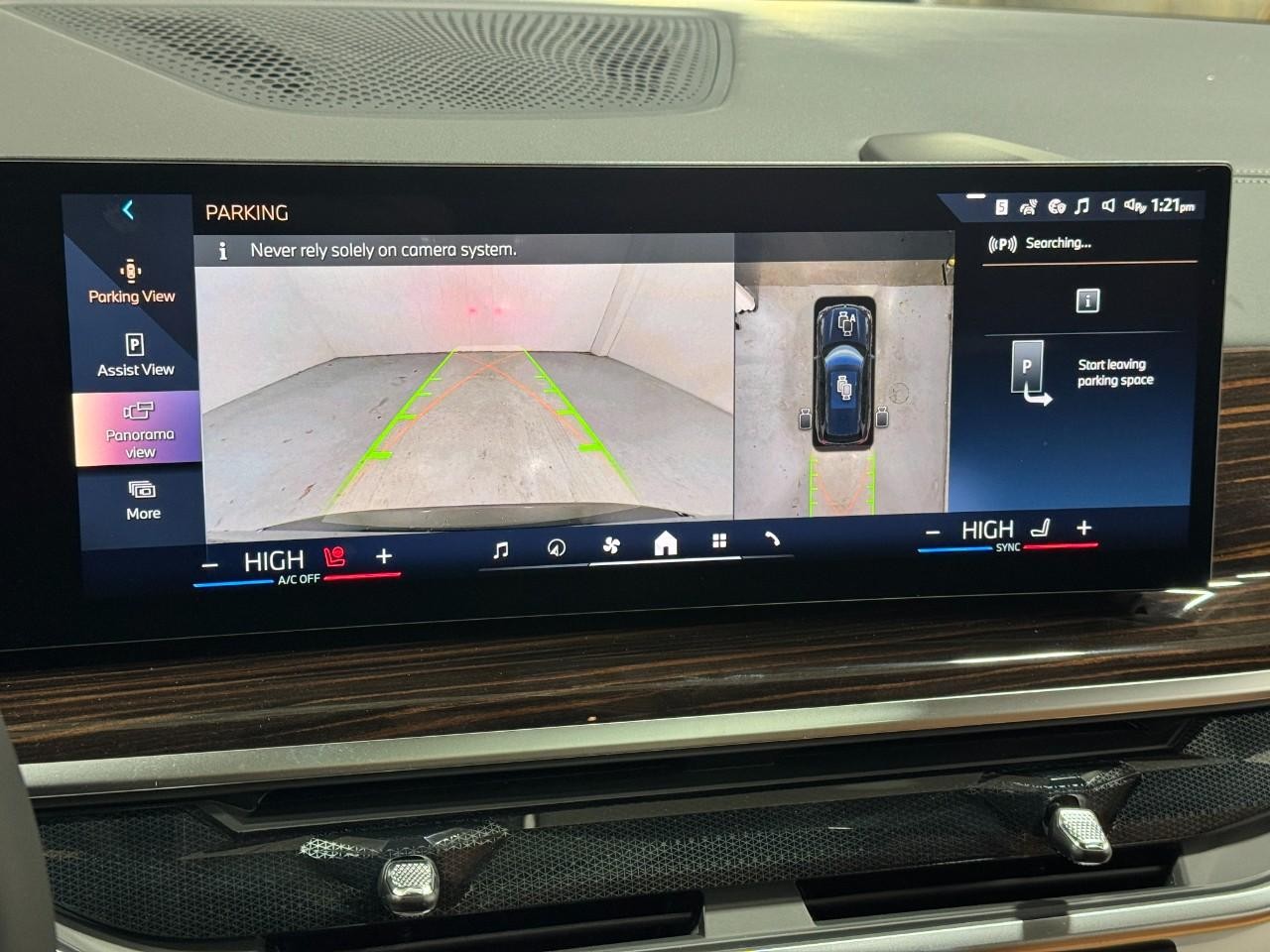 BMW X5 Vehicle Full-screen Gallery Image 34