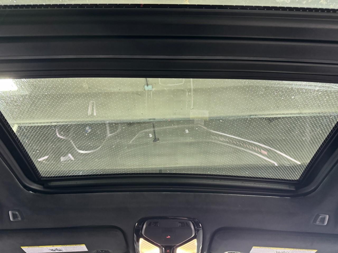 BMW X7 Vehicle Full-screen Gallery Image 14